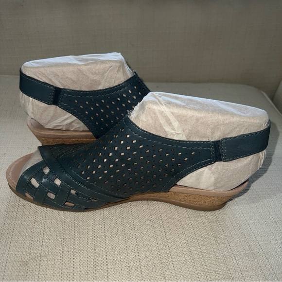 Earth Shoe Womens Size 8M Lake Blue Leather Pisa Galli Sandal Wedge Perforated - Picture 7 of 11